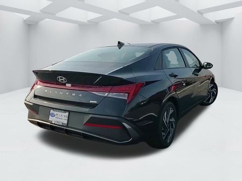 New 2025 Hyundai Elantra SEL image 5