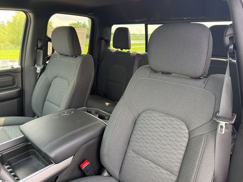 New 2026 RAM 1500 Express AWD/4WD image 16