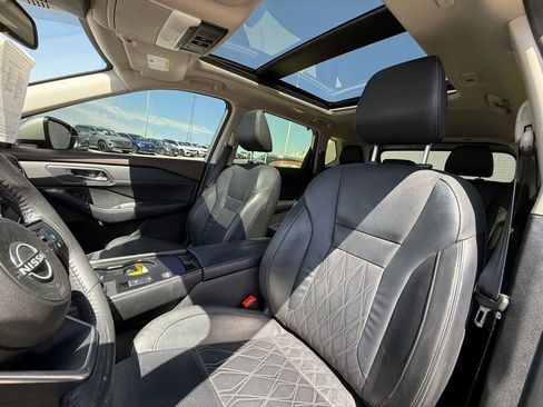 Used 2023 Nissan Rogue Platinum FWD image 14