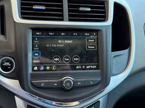 Used 2019 Chevrolet Sonic LT w/ Convenience Package image 10