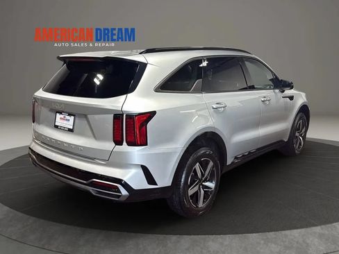 Used 2022 Kia Sorento S w/ Panoramic Sunroof Package FWD image 5