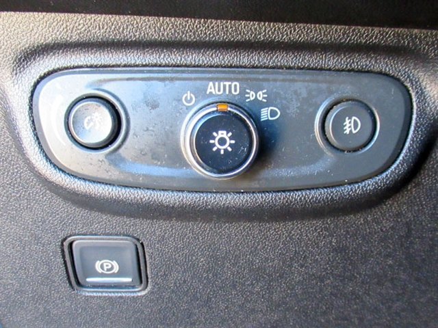 Used 2018 GMC Terrain Denali w/ Driver Alert Package II AWD/4WD image 31