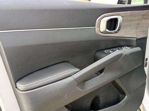 Used 2023 Kia Sorento S w/ Panoramic Sunroof Package image 14