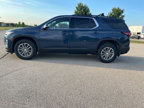 Used 2023 Chevrolet Traverse LT FWD image 3