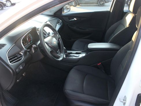 Used 2017 Chevrolet Malibu LT FWD image 14