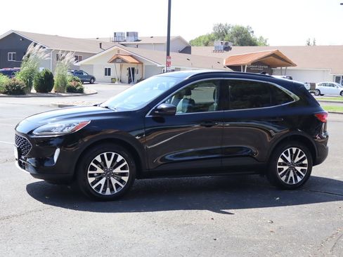 Used 2020 Ford Escape Titanium AWD/4WD image 10