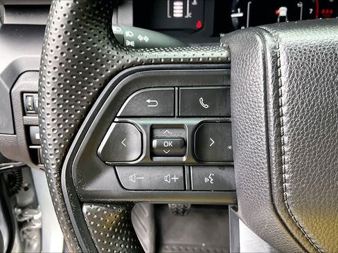Used 2025 Toyota Tacoma SR w/ SR Upgrade Package AWD/4WD image 22