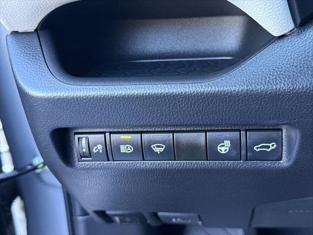 Certified 2022 Toyota RAV4 XLE Premium AWD/4WD image 22