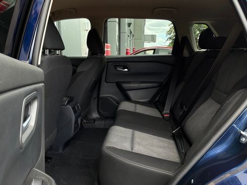 Used 2025 Nissan Rogue SV FWD image 12