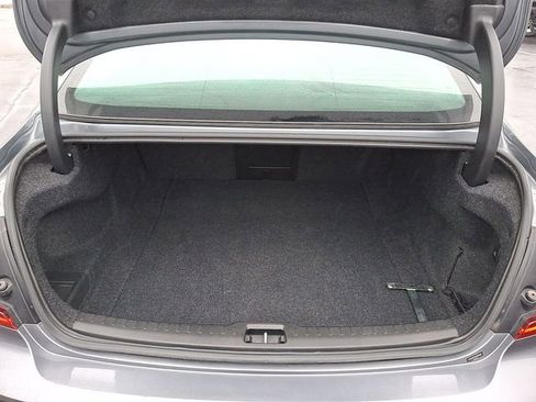 Used 2019 Volvo S60 T6 Momentum w/ Multimedia Package image 25