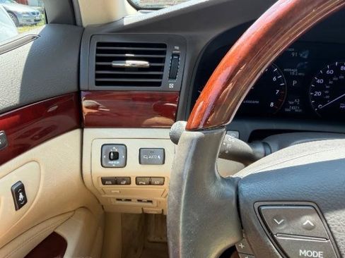 Used 2010 Lexus LS 460 AWD w/ Comfort Pkg image 25