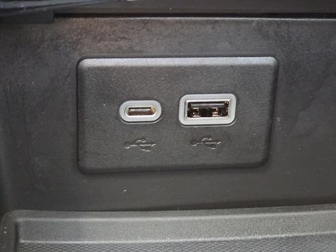 Used 2021 Buick Envision Essence w/ Sport Touring Package FWD image 31