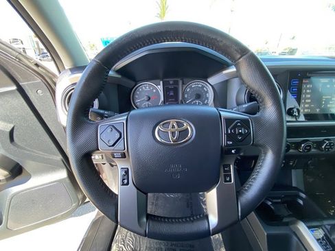 Certified 2018 Toyota Tacoma SR5 RWD image 25