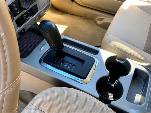 Used 2009 Ford Escape XLT image 17
