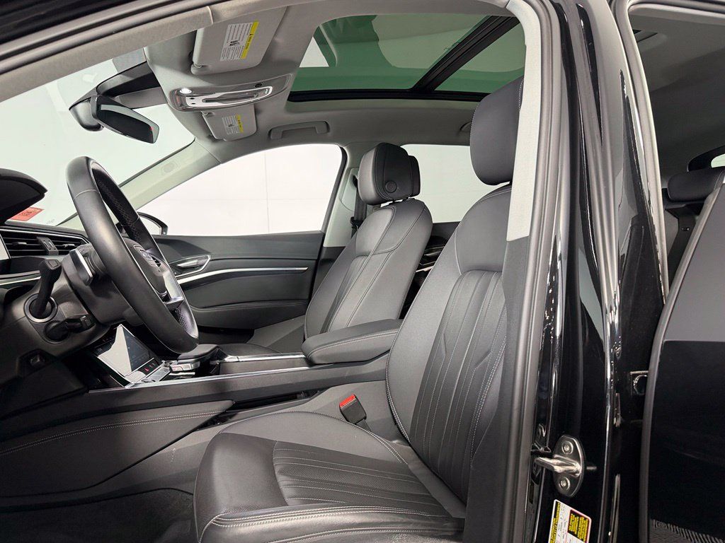 Used 2024 Audi Q8 e-tron Premium Plus w/ Premium Plus Package AWD/4WD image 20