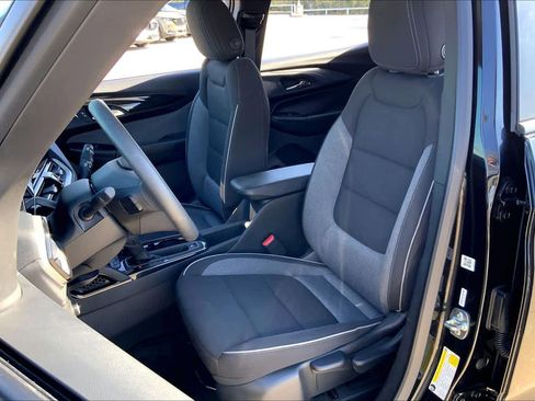 Used 2025 Chevrolet TrailBlazer LT image 7