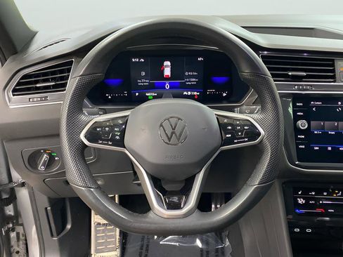 Used 2022 Volkswagen Tiguan SE R-Line image 28