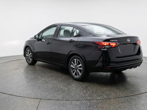 Used 2025 Nissan Versa SV image 6