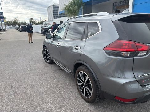 Used 2018 Nissan Rogue SL w/ Premium Package image 9