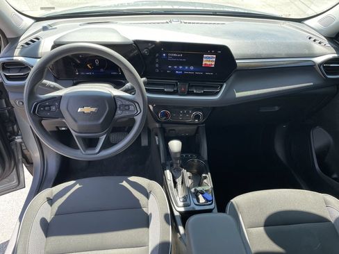 Used 2025 Chevrolet TrailBlazer LT AWD/4WD image 15