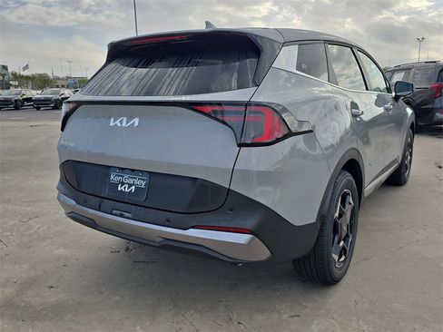 New 2026 Kia Sportage EX image 8