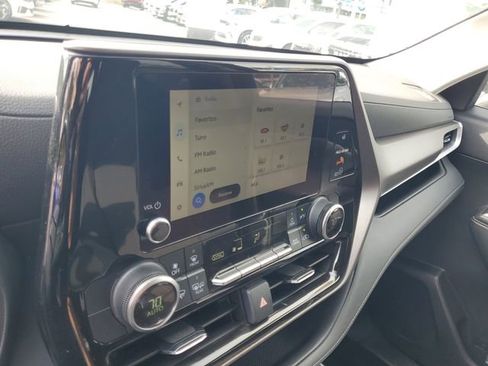 Used 2024 Toyota Highlander LE image 22