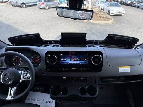 New 2025 Mercedes-Benz Sprinter 2500 image 32