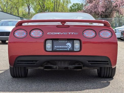 Used 2002 Chevrolet Corvette Coupe w/ Preferred Equipment Group2 RWD image 19