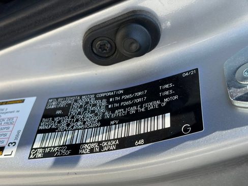 Used 2021 Toyota 4Runner TRD Off-Road AWD/4WD image 13