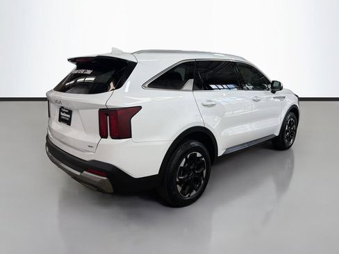 Used 2025 Kia Sorento S AWD/4WD image 9