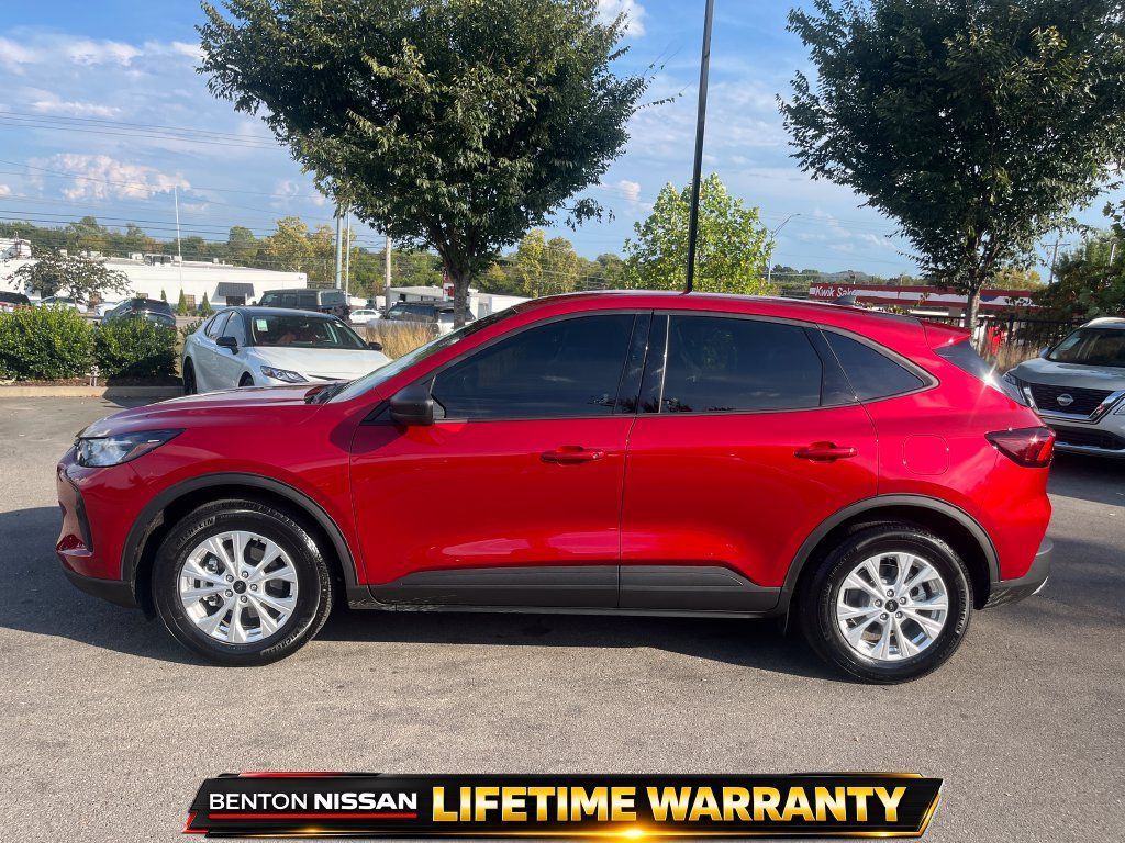 Used 2026 Ford Escape Active w/ Tech Pack #1 FWD image 8