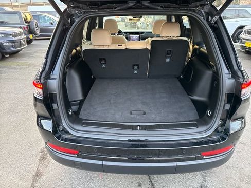 New 2025 Jeep Grand Cherokee Limited w/ Luxury Tech Group II image 12