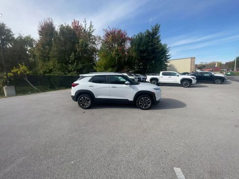 Used 2025 Chevrolet TrailBlazer LT image 4