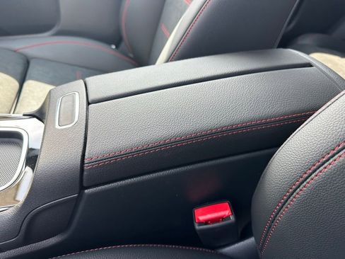 Used 2024 Mercedes-Benz GLB 250 image 24