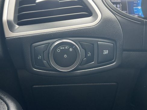 Certified 2023 Ford Edge SE w/ Black Appearance Package image 16