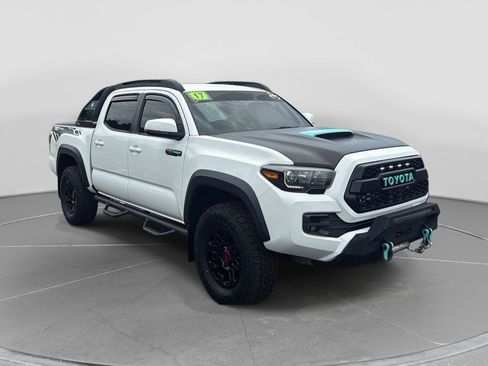 Used 2017 Toyota Tacoma TRD Pro AWD/4WD image 7