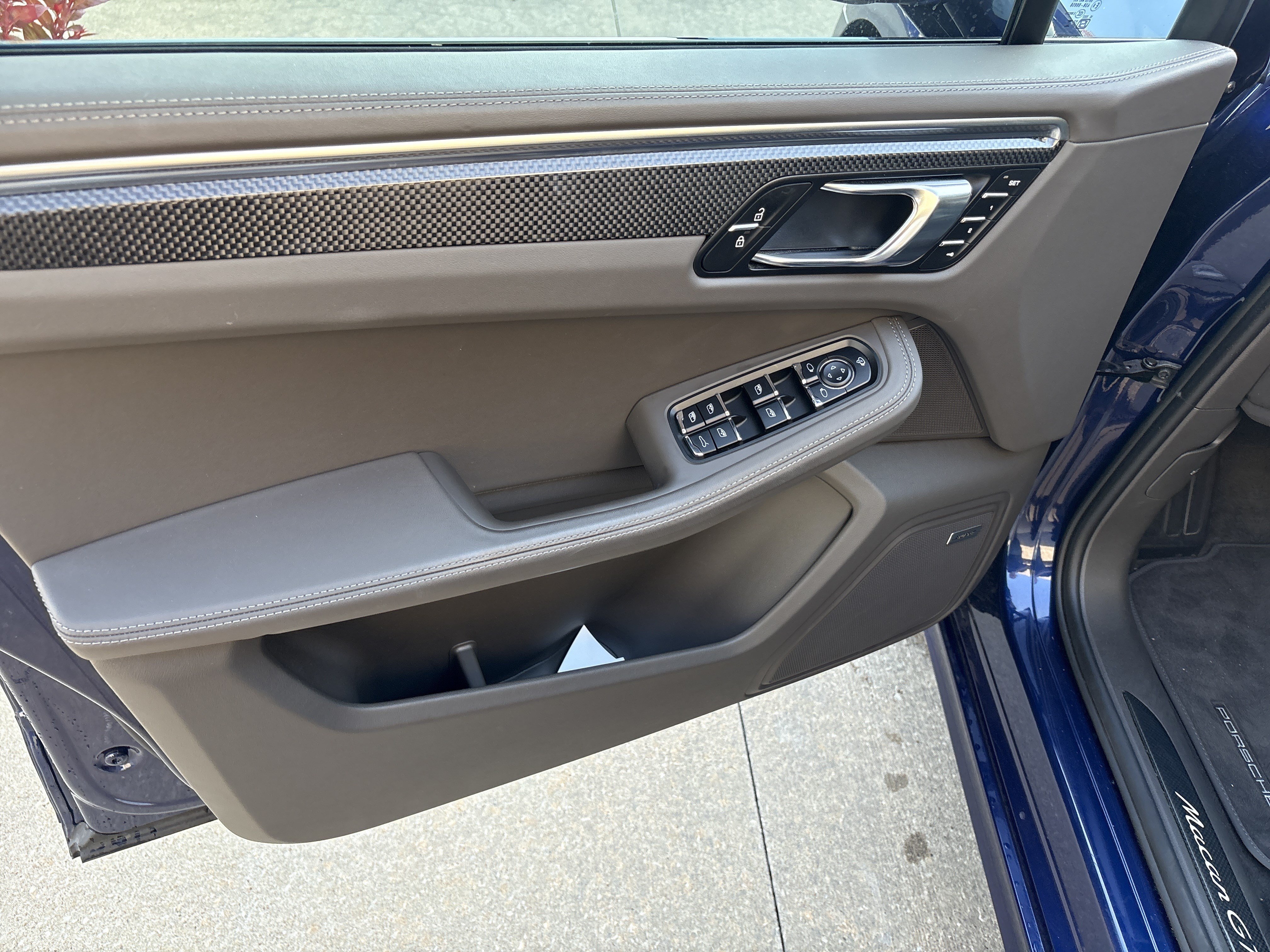 Used 2024 Porsche Macan GTS AWD/4WD image 33
