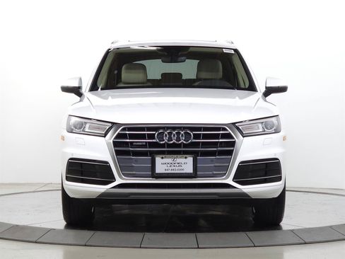 Used 2020 Audi Q5 2.0T Premium w/ Convenience Package AWD/4WD image 2