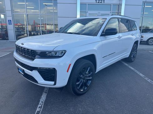 New 2026 Jeep Grand Cherokee L Limited AWD/4WD image 1