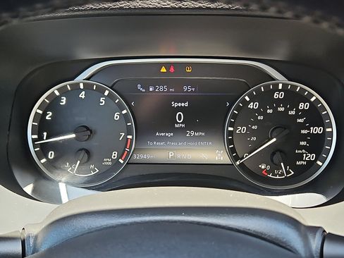 Used 2024 Nissan Frontier SV w/ SV Convenience Package image 17