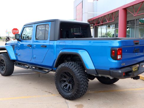 Used 2022 Jeep Gladiator Sport AWD/4WD image 6