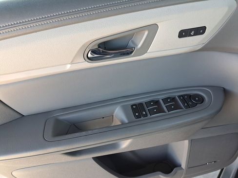 Used 2016 Chevrolet Traverse LT image 32