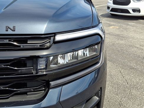 Used 2024 Ford Expedition Limited AWD/4WD image 9