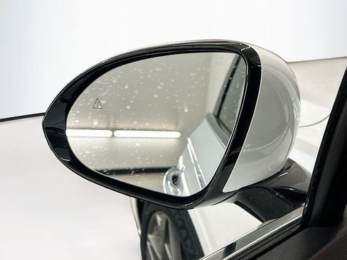Used 2025 Genesis GV70 2.5T AWD/4WD image 16