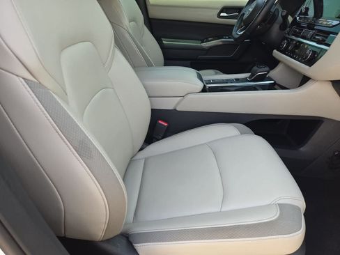 Used 2023 Nissan Pathfinder SL w/ SL Premium Package FWD image 21