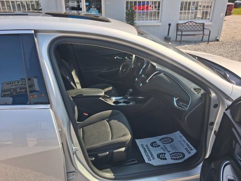 Used 2019 Chevrolet Malibu LT FWD image 17