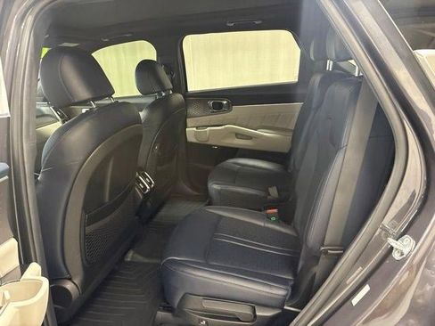 Used 2022 Kia Sorento SX Prestige w/ Panoramic Sunroof Package AWD/4WD image 28