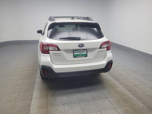 Used 2019 Subaru Outback 2.5i Limited AWD/4WD image 6
