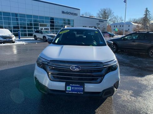 Used 2025 Subaru Forester Limited image 2