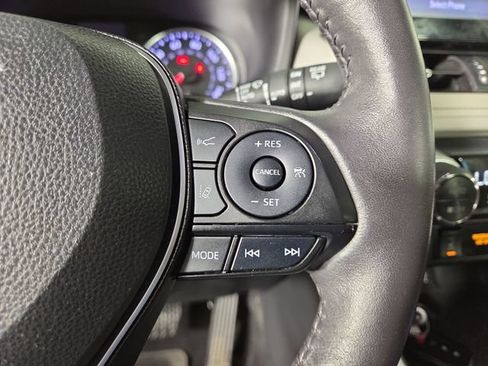 Used 2022 Toyota RAV4 XLE Premium AWD/4WD image 24